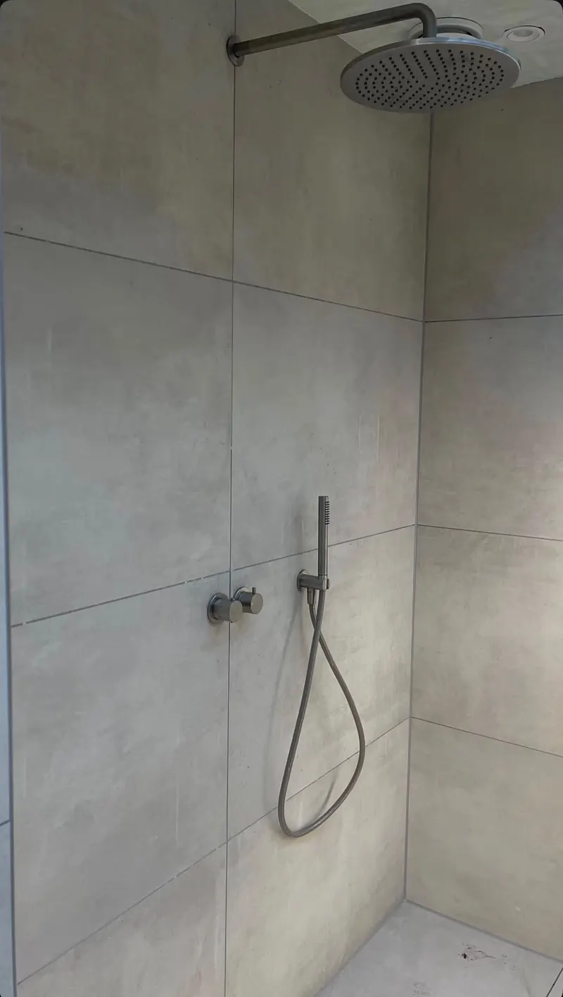 Regendouche met handdouche